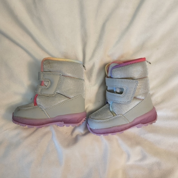Carters size 5 Grady light up velcro snowboots - Picture 11 of 12